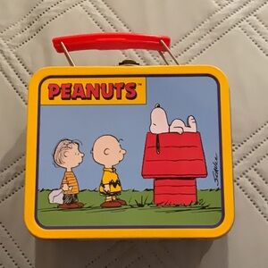 Peanuts small lockbox